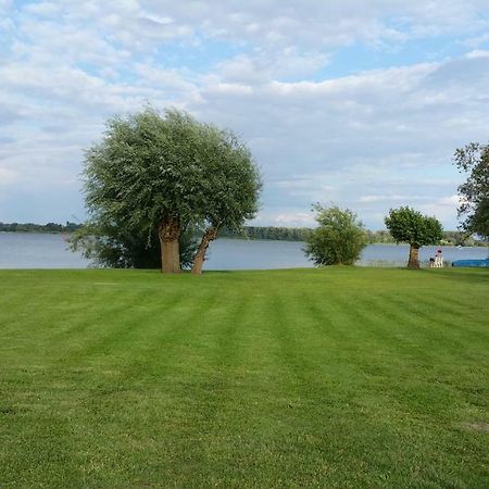 Landferienhof "Mueritzufer" Ludorf Exteriör bild