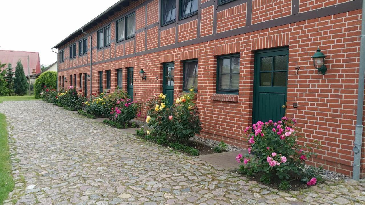 Landferienhof "Mueritzufer" Ludorf Exteriör bild