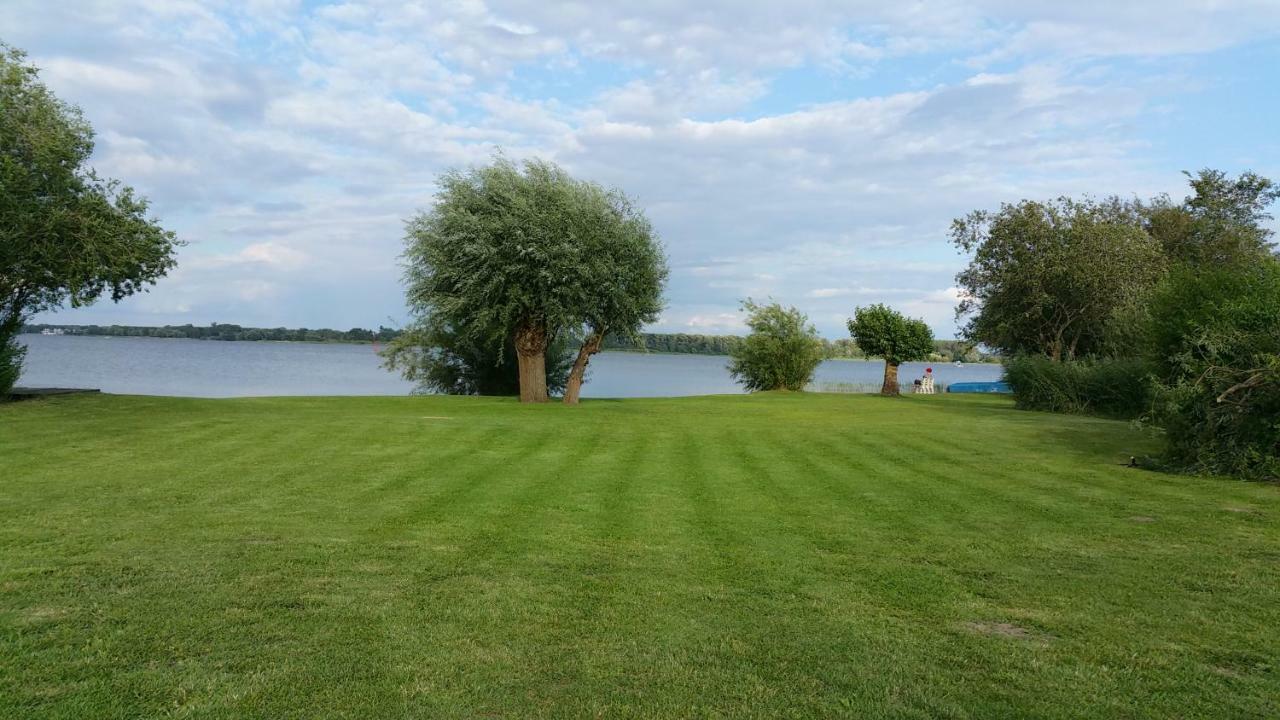 Landferienhof "Mueritzufer" Ludorf Exteriör bild